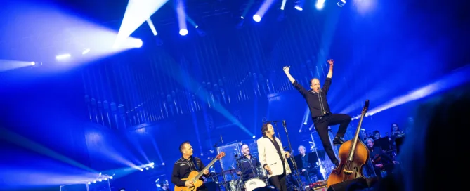 Live-Konzert in der Alten Oper Frankfurt mit Elvis-Show und Musikern